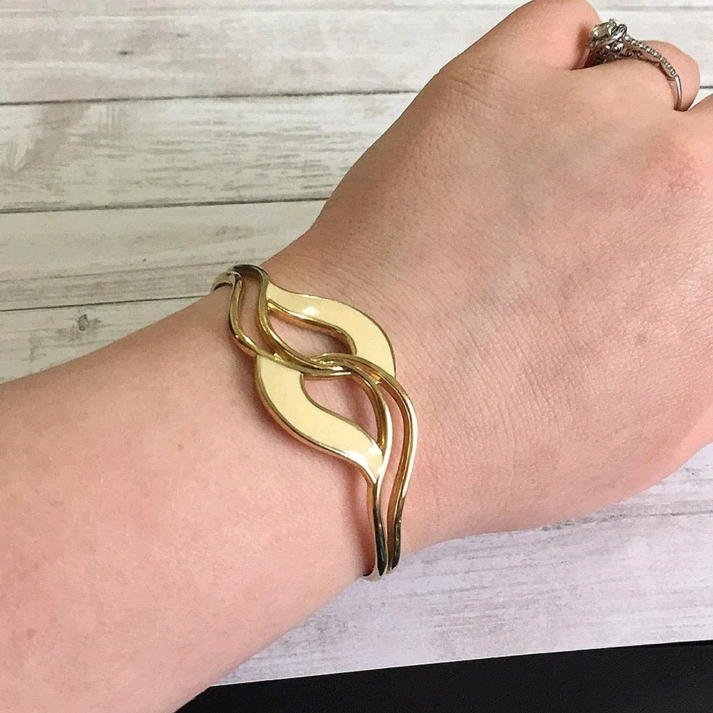 Vintage Avon Gold and enamel vintage bracelet cuff bracelet